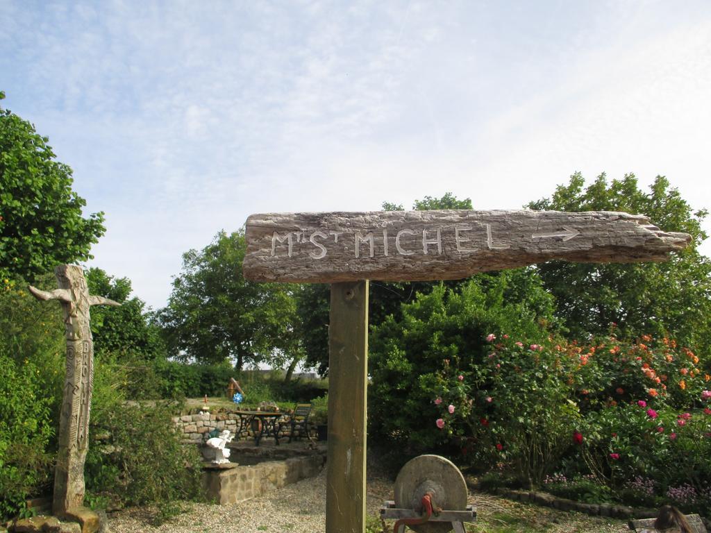 Les Sources Bed and Breakfast Poilley  Exterior foto