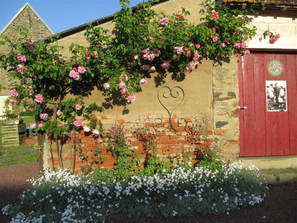 Les Sources Bed and Breakfast Poilley  Exterior foto