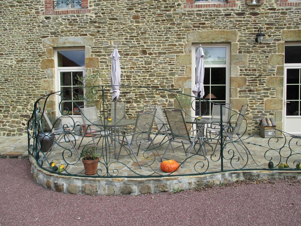Les Sources Bed and Breakfast Poilley  Exterior foto