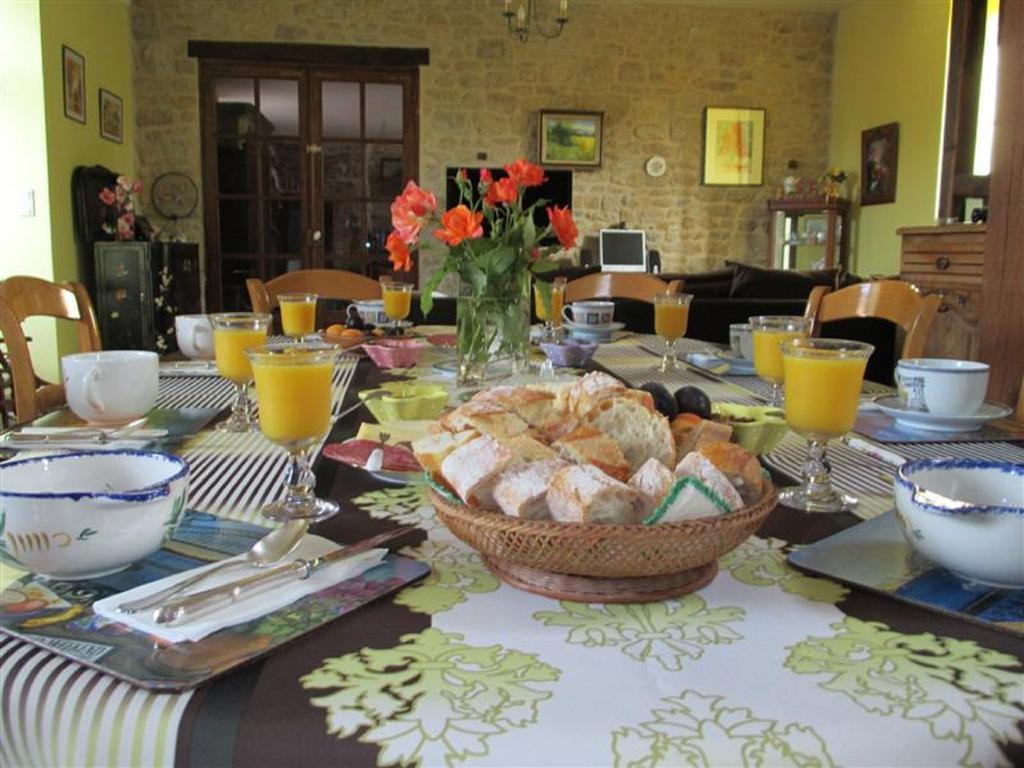 Les Sources Bed and Breakfast Poilley  Exterior foto